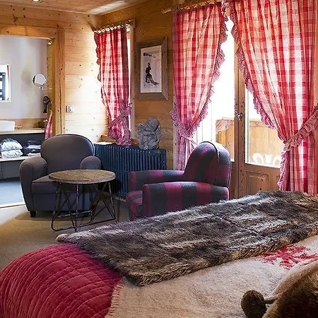 Chalet-hotel & Les Cimes מלון