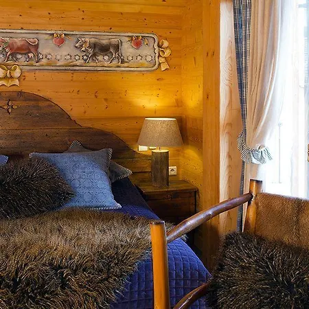 Hotel Chalet-hôtel Les Cimes 4*