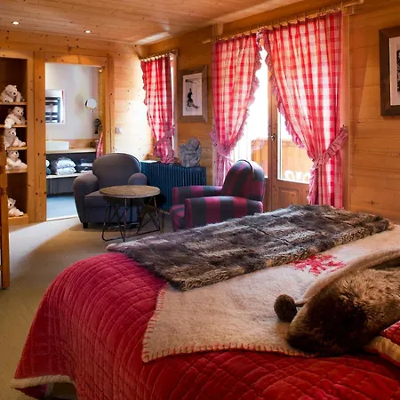 Hotel Chalet-hôtel Les Cimes 4*