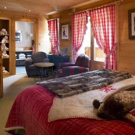 Hotel Chalet-hotel Les Cimes 4*