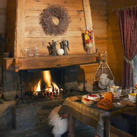 Chalet-hotel Les Cimes 4*