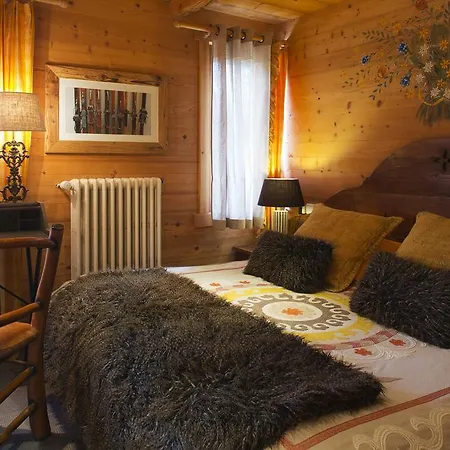 Chalet-hotel Les Cimes Hotel