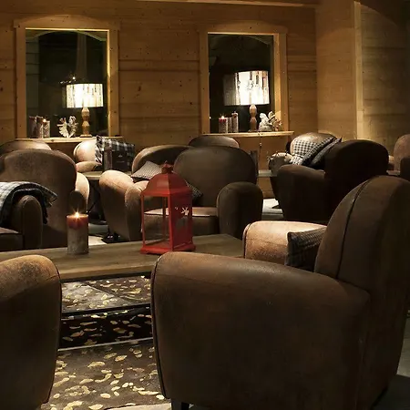 Hotel Chalet-hotel Les Cimes 4*